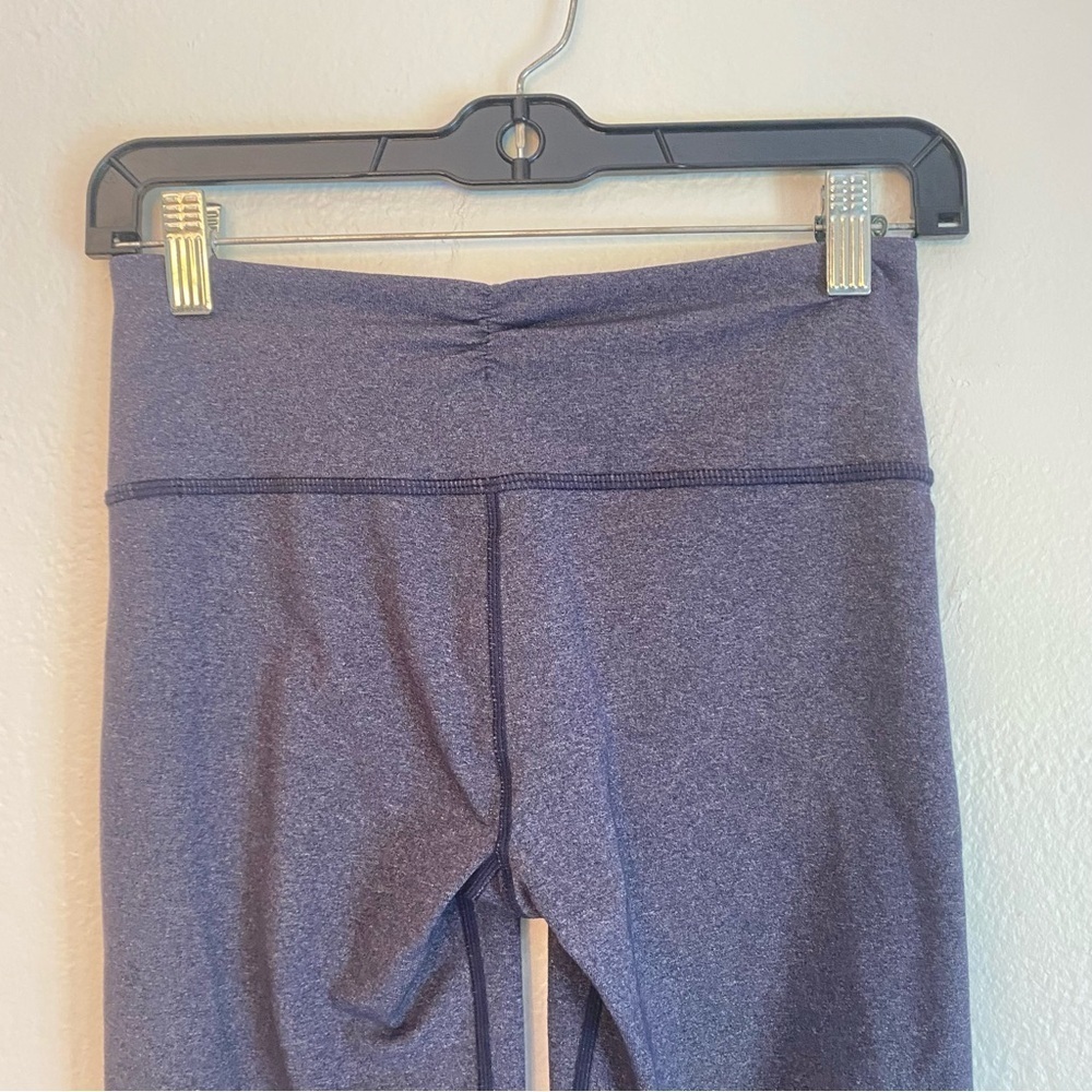 lululemon athletica Heathered Purple Cropped Leggings size 4 - Picture 4 of 6